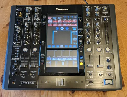 Pioneer DJ SVM-1000 Audio- und Video-Mixer