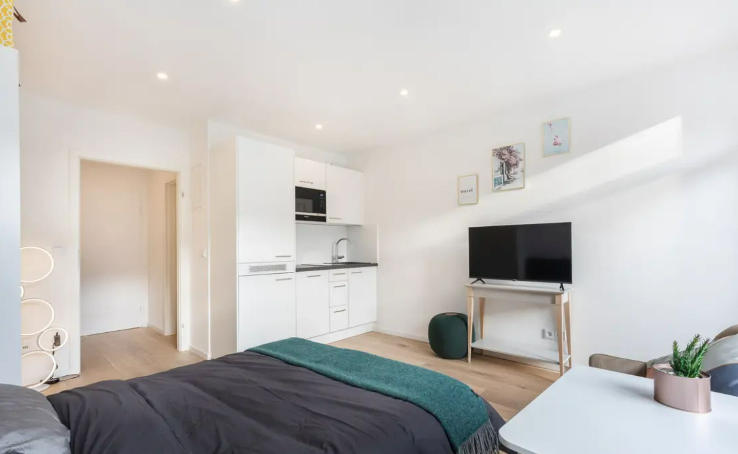 Hochwertige 1-Zimmer-Wohnung möbliert - Schwabing Hochwertige 1-Zimmer-Wohnung möbliert - Schwabing