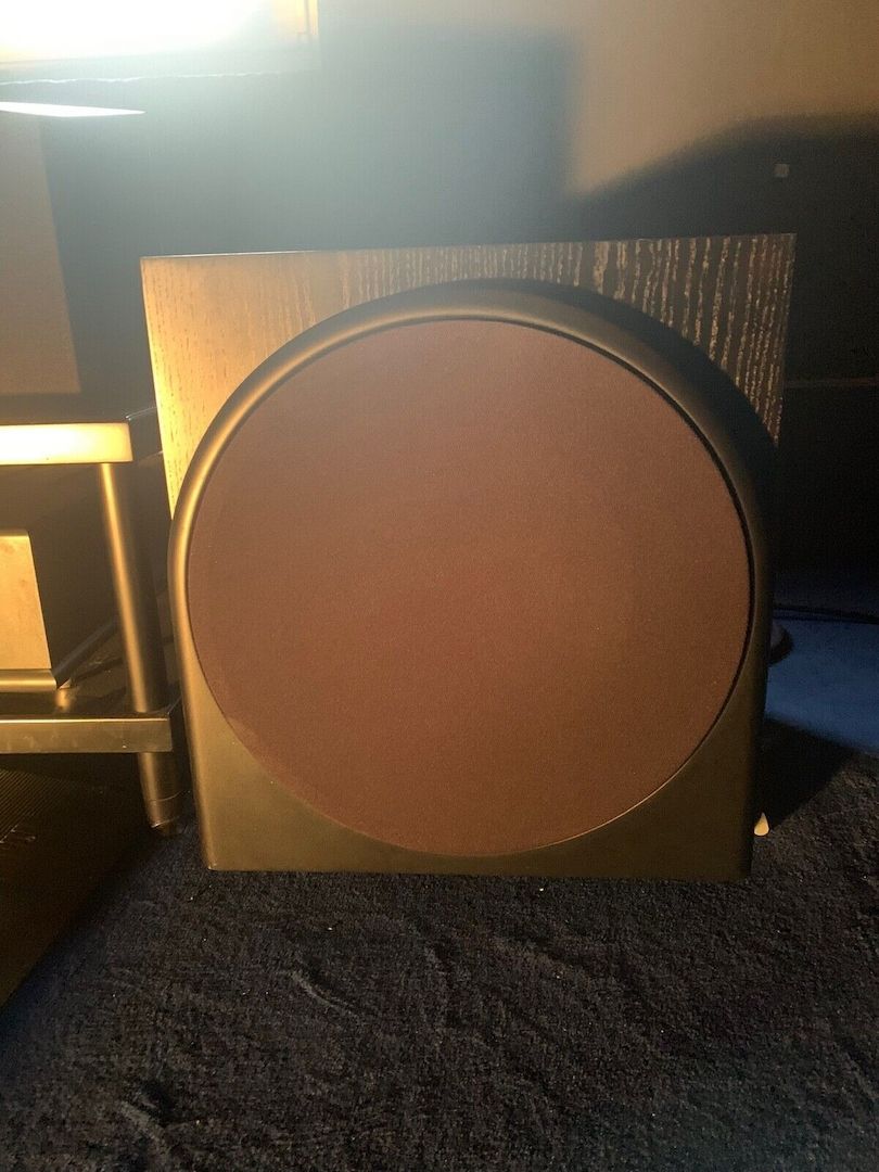 B&W Nautilus 802 mit Center Speaker, Subwoofer und Endstufe