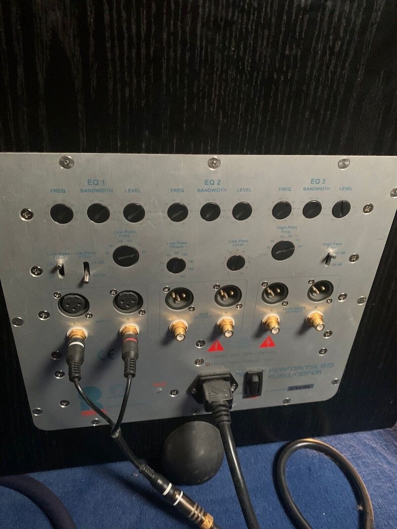 B&W Nautilus 802 mit Center Speaker, Subwoofer und Endstufe