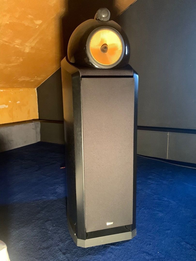 B&W Nautilus 802 mit Center Speaker, Subwoofer und Endstufe