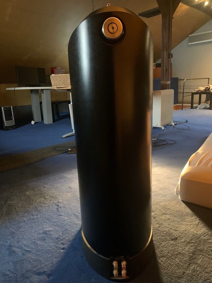 B&W Nautilus 802 mit Center Speaker, Subwoofer und Endstufe