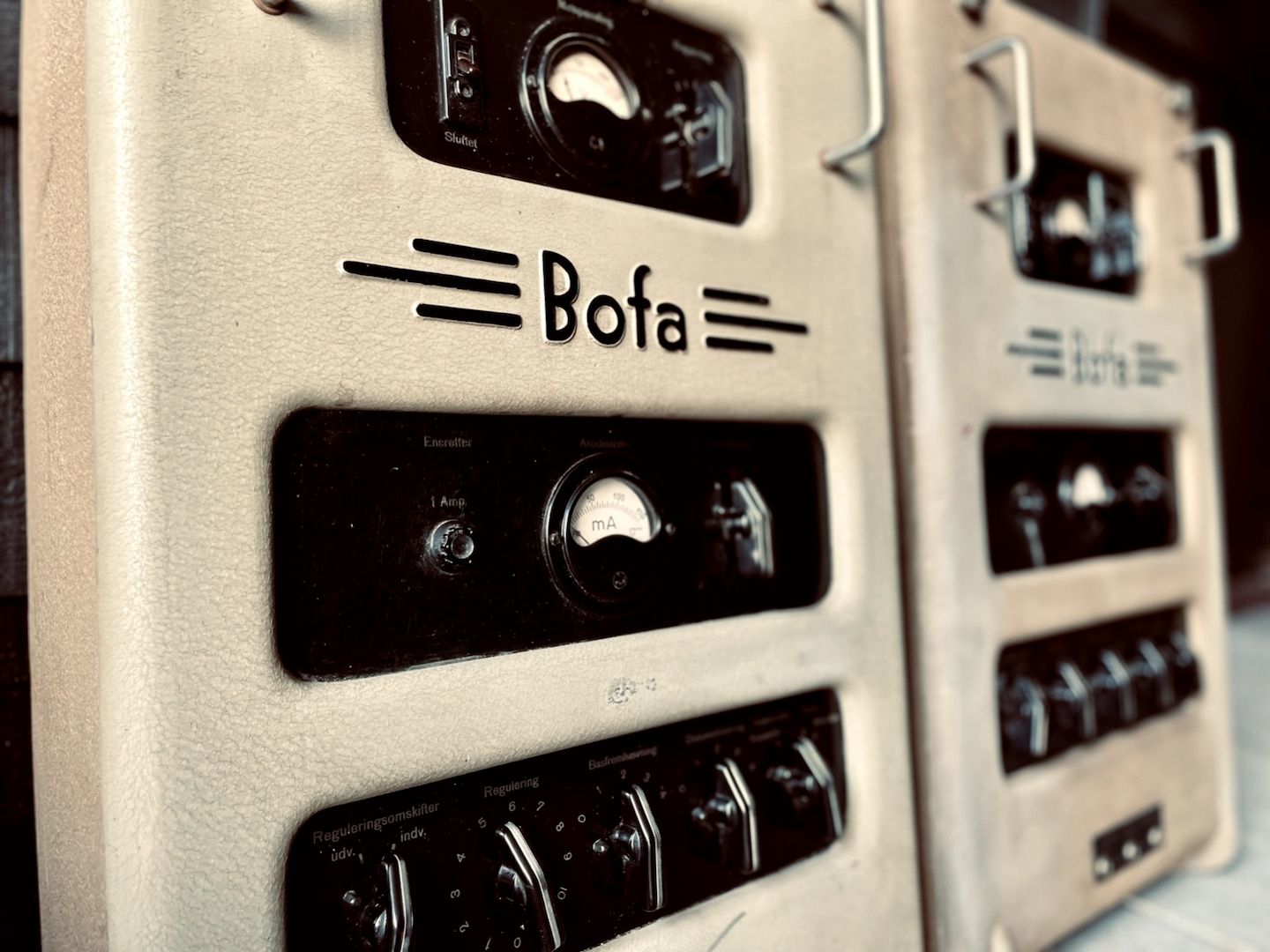 Bang & Olufsen BOFA KV40 Röhrenkinoverstärker Paar/Stereo