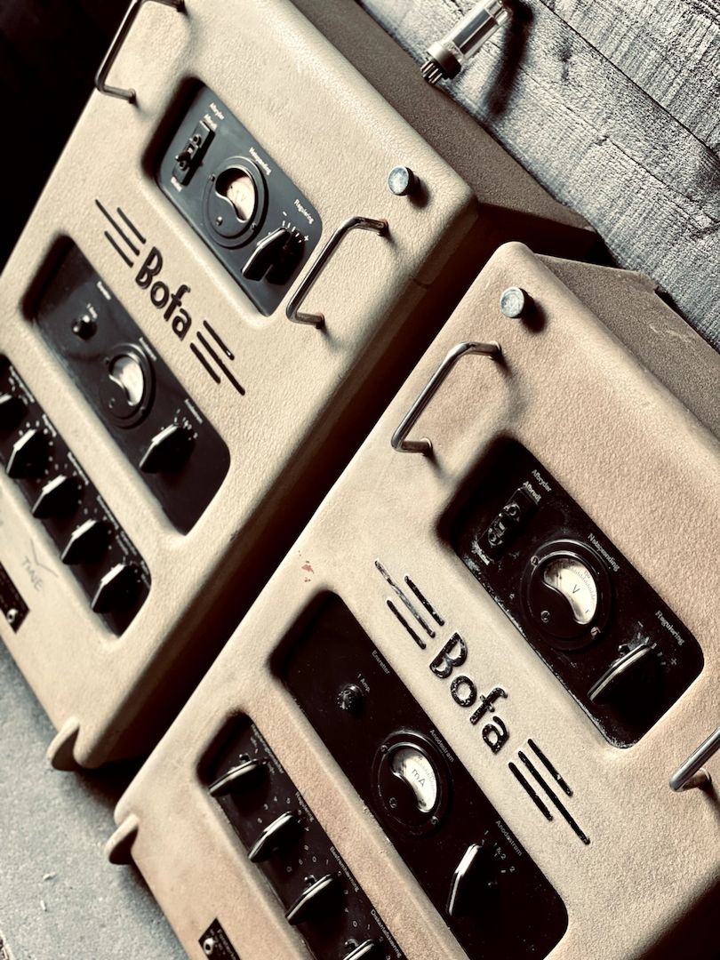 Bang & Olufsen BOFA KV40 Röhrenkinoverstärker Paar/Stereo