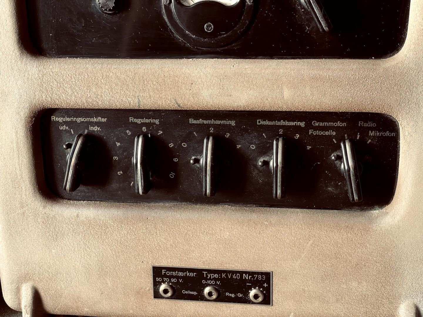 Bang & Olufsen BOFA KV40 Röhrenkinoverstärker Paar/Stereo