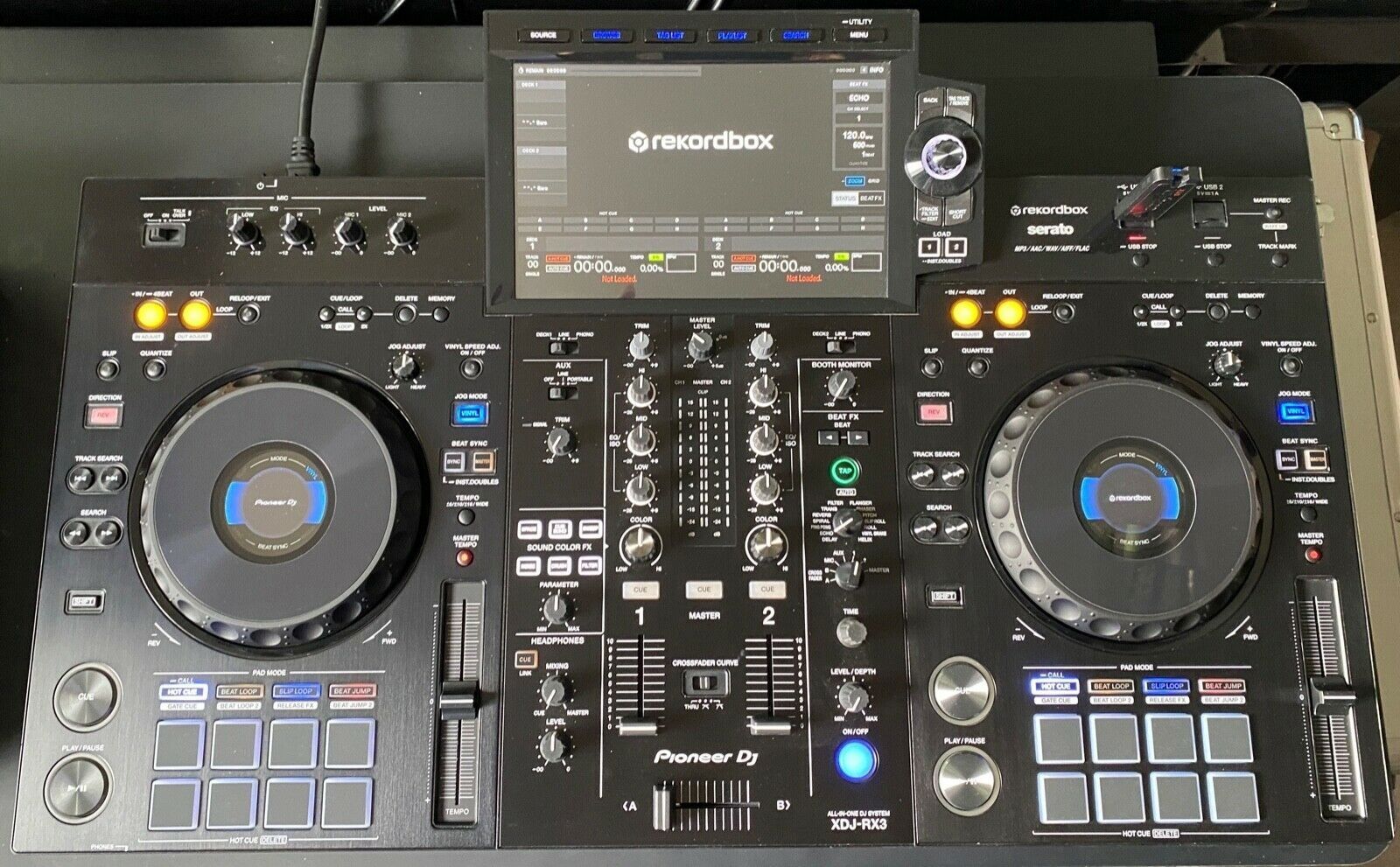 Pioneer CDJ-3000, Pioneer CDJ 2000NXS2, Pioneer DJM 900NXS2, Pioneer DJ DJM-V10 , Pioneer CDJ-TOUR1