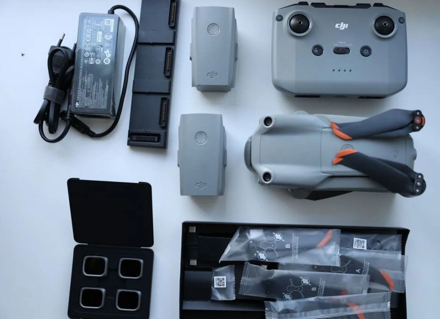 BUY : DJI Mini 3,DJI Air 2S FlyMore full Combo Drone