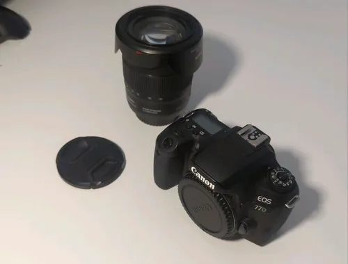 Canon  EOS 77D DSLR  Kamera
