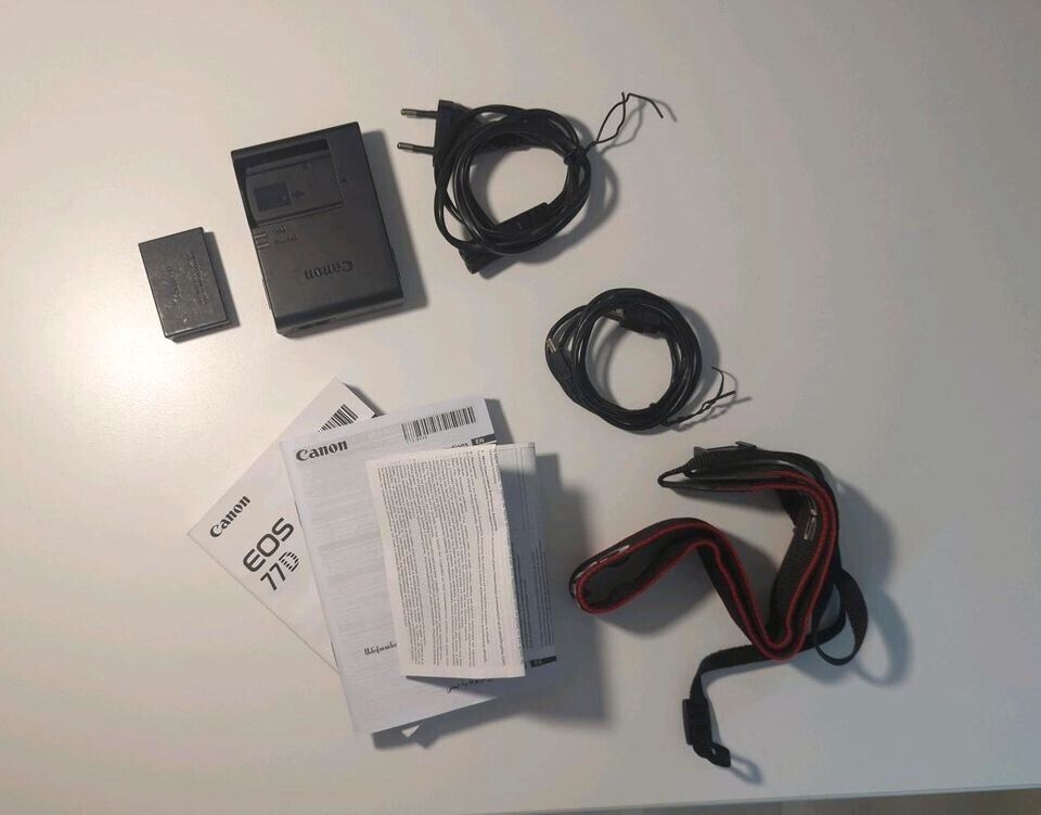 Canon  EOS 77D DSLR  Kamera