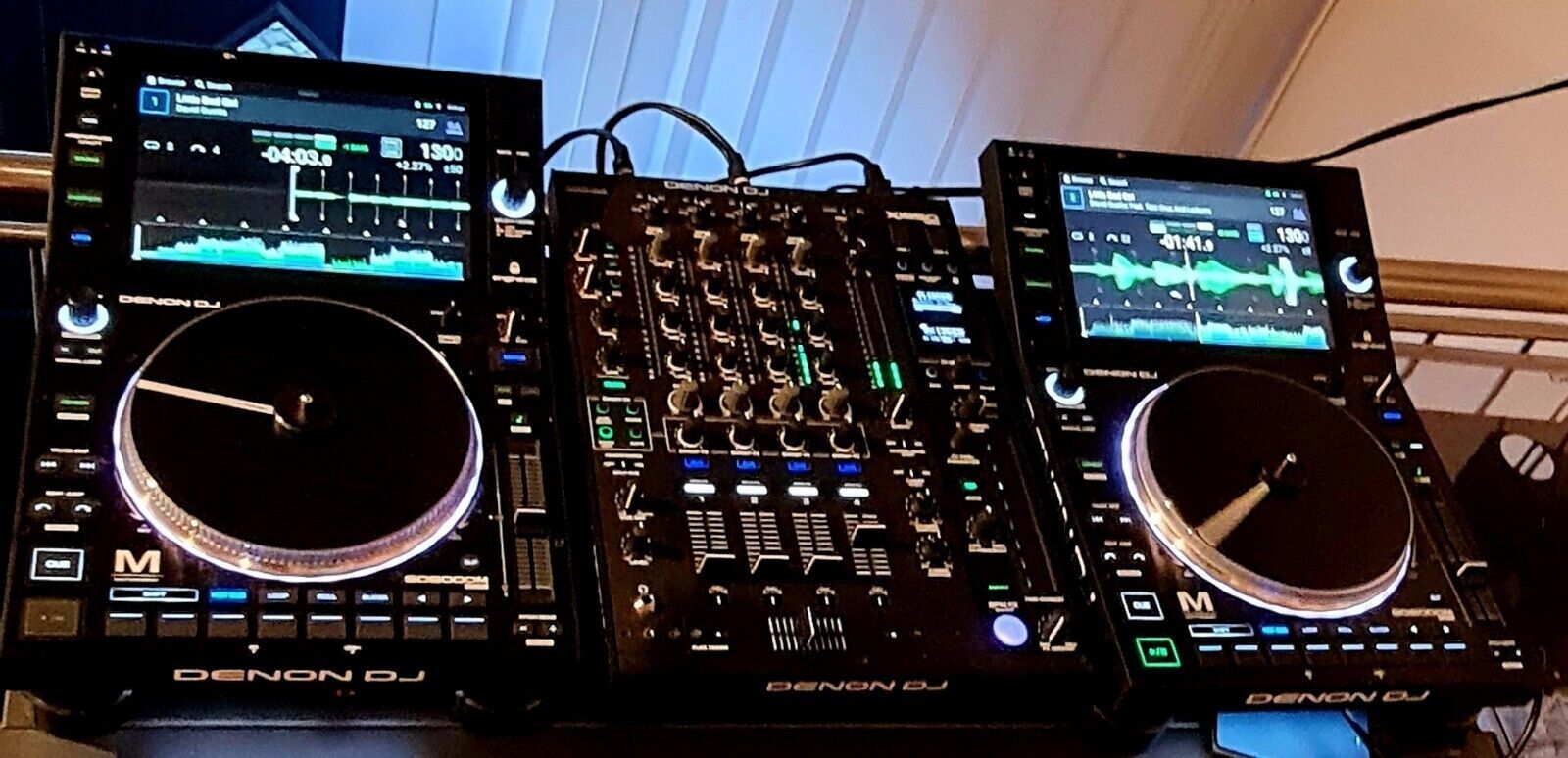 Denon DJ 2X SC6000M + X1850 PRIME 4 Media Player