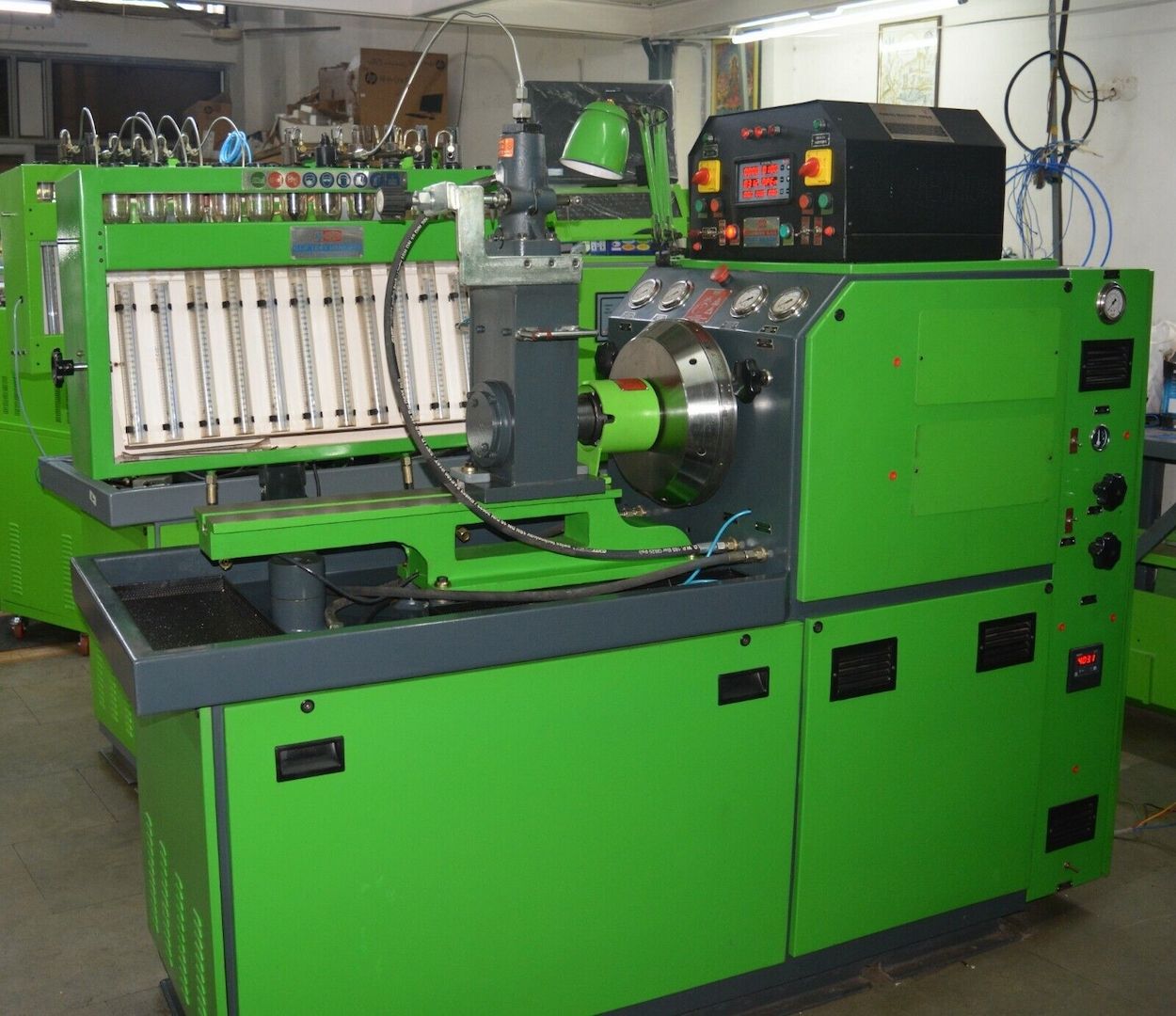 12 Zylinder Diesel Einspritzpumpen Prüfstand, Modell: EPS 1200 E - AG Precision 12 Zylinder Diesel Einspritzpumpen Prüfstand, Modell: EPS 1200 E - AG Precision