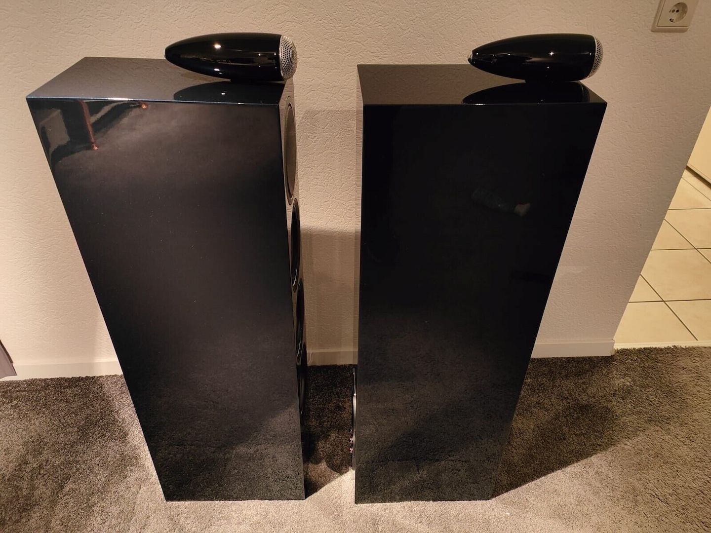 Bowers & Wilkins 702 Signature High End Standlautsprecher 2022 blau