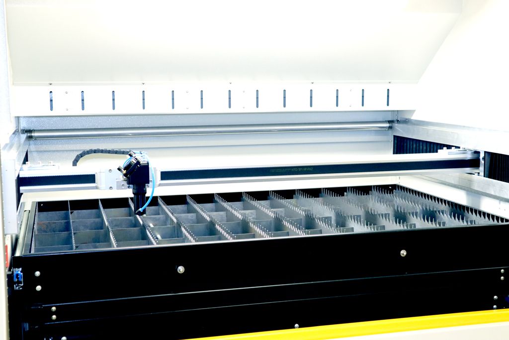 CO2 Lasermaschine Lasergravur und Schnitt