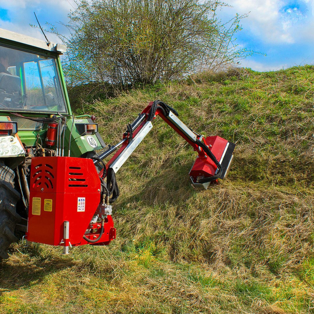Böschungsmulcher Mulcher Böschungsmäher Mulchbreite 60 cm Höhe Ausleger 300 cm