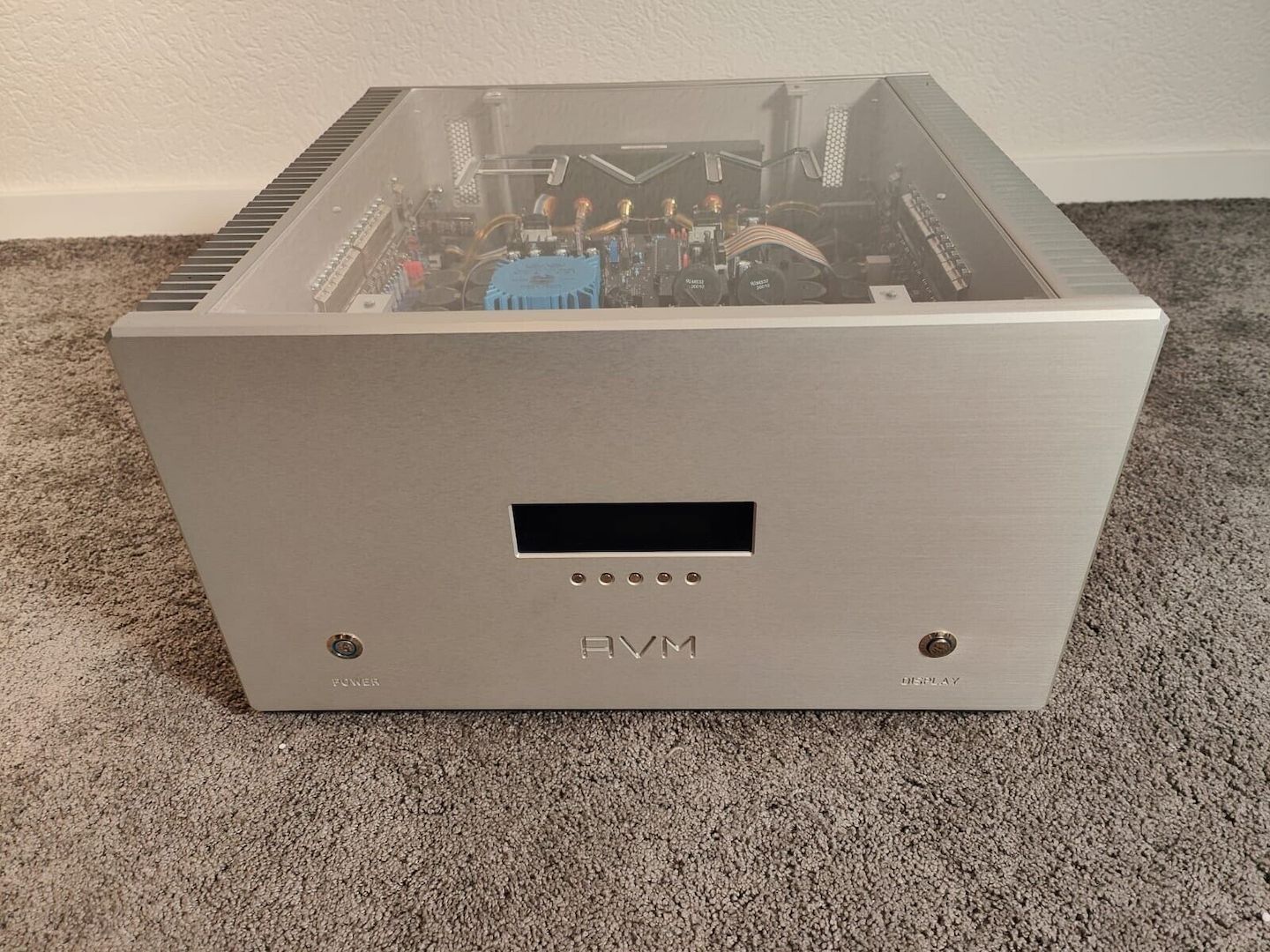 AVM SA8.2 SA 8.2 High End Endstufe in silber aus 2019 geserviced