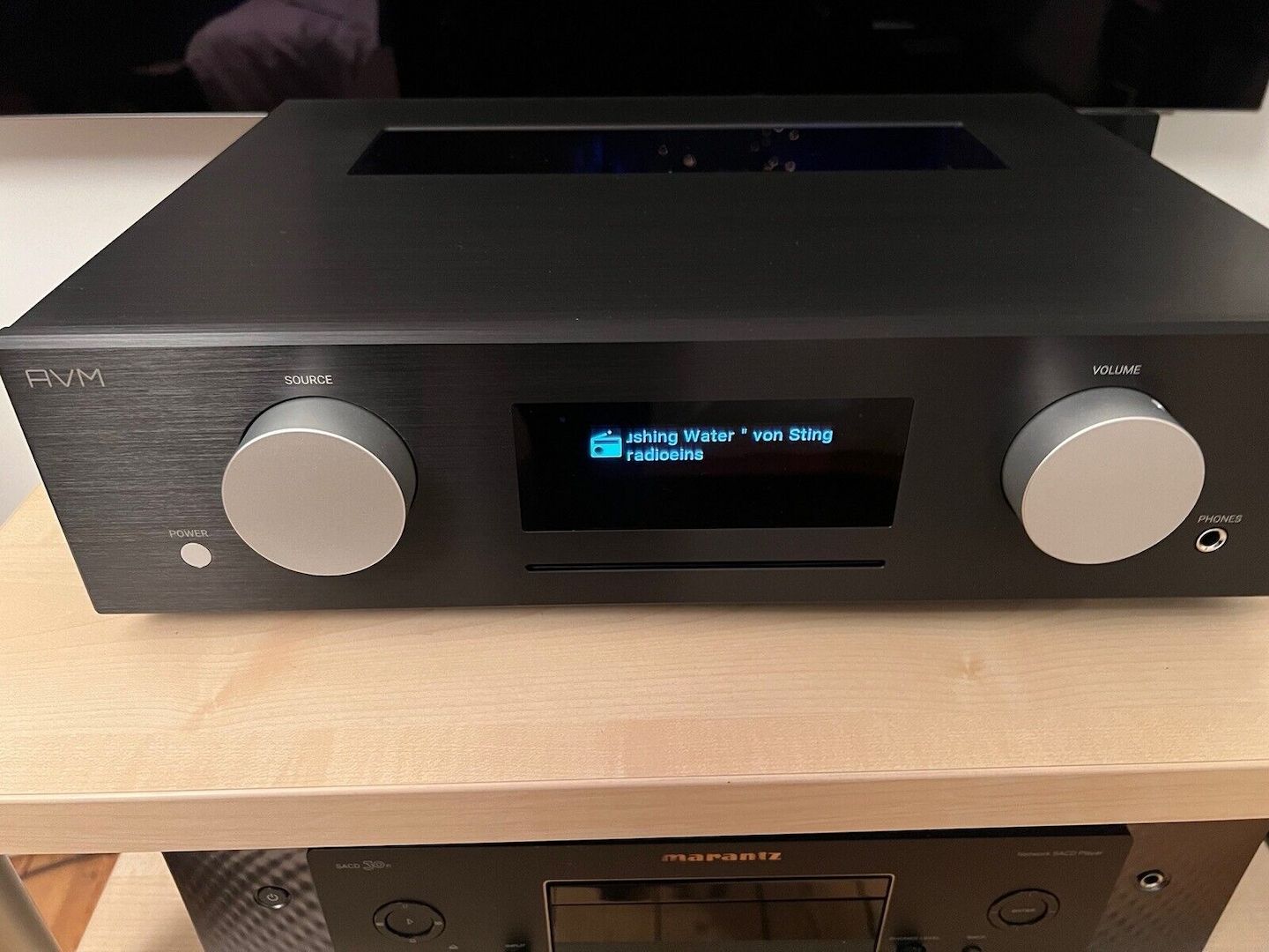 EVOLUTION CS 5.3 in schwarz 2x350 W Röhren-Vorstufe