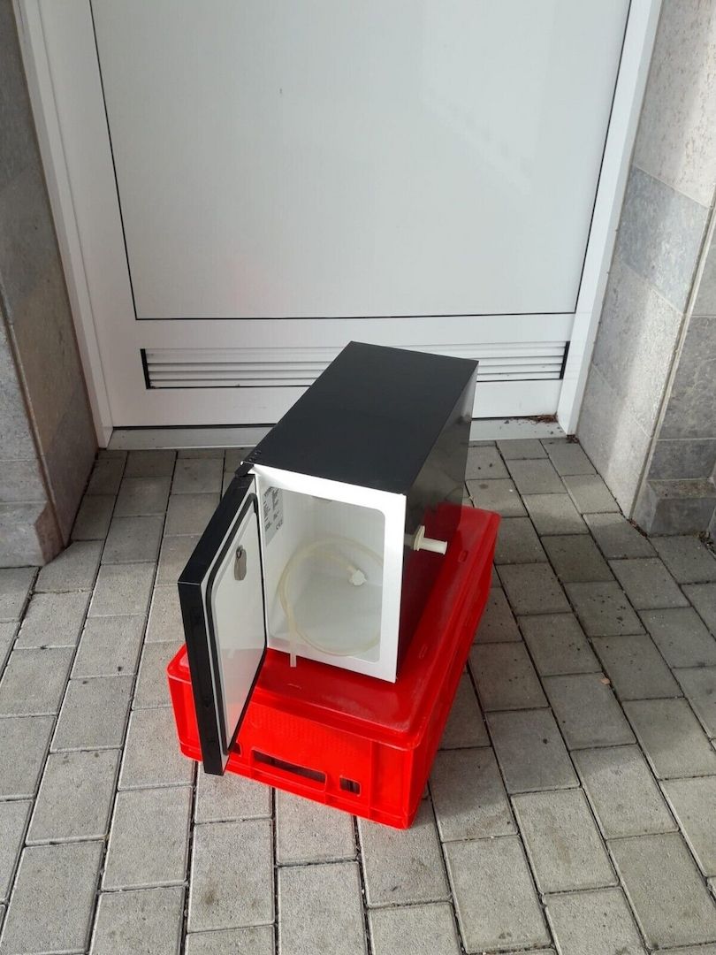 WMF 1500 S Kaffeevollautomat mit Kühlschrank 12 Monate wenig benutzt