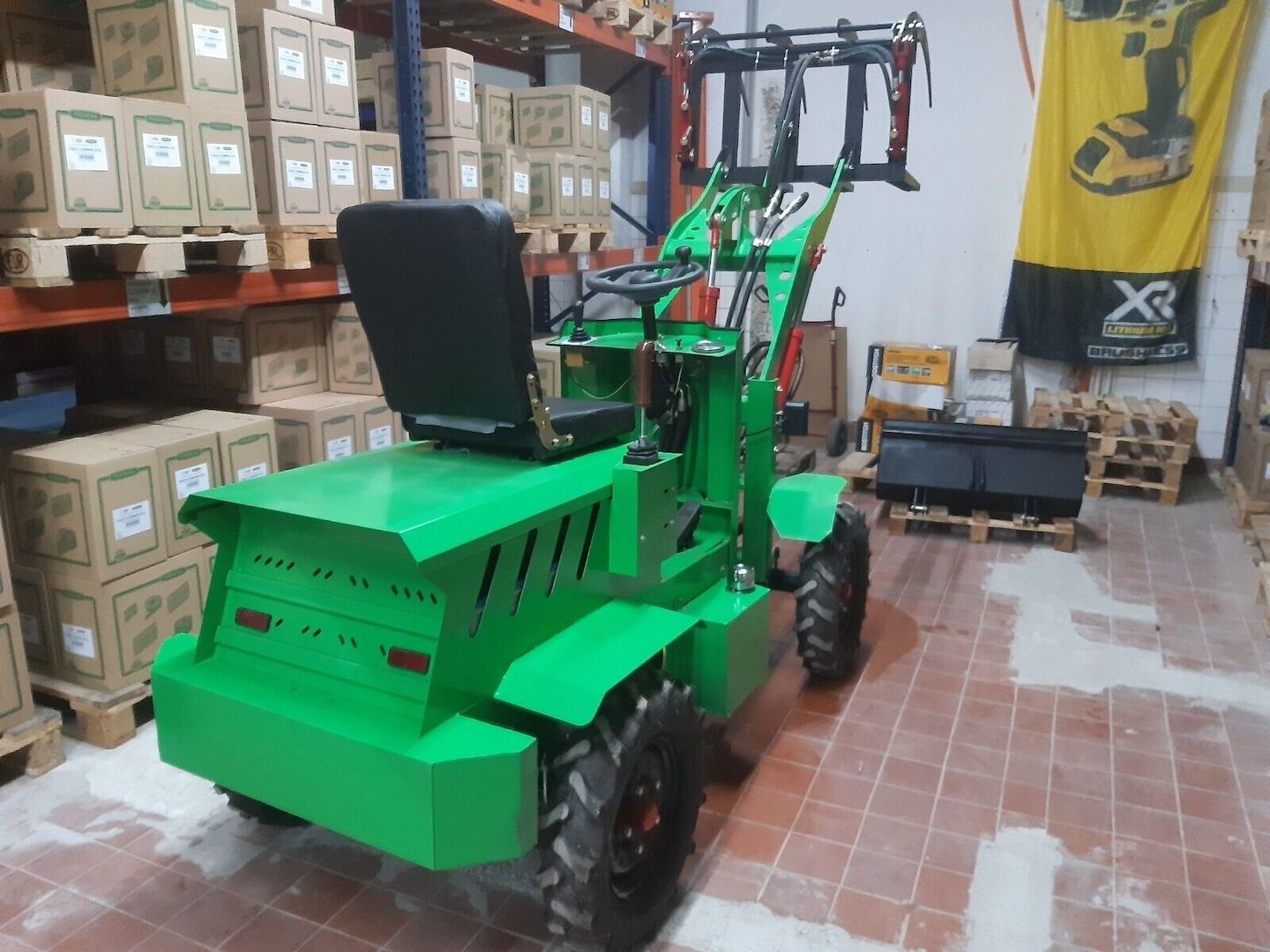 Hoflader Radlader Elektroantrieb Allrad 4WD 15kmh 120Ah