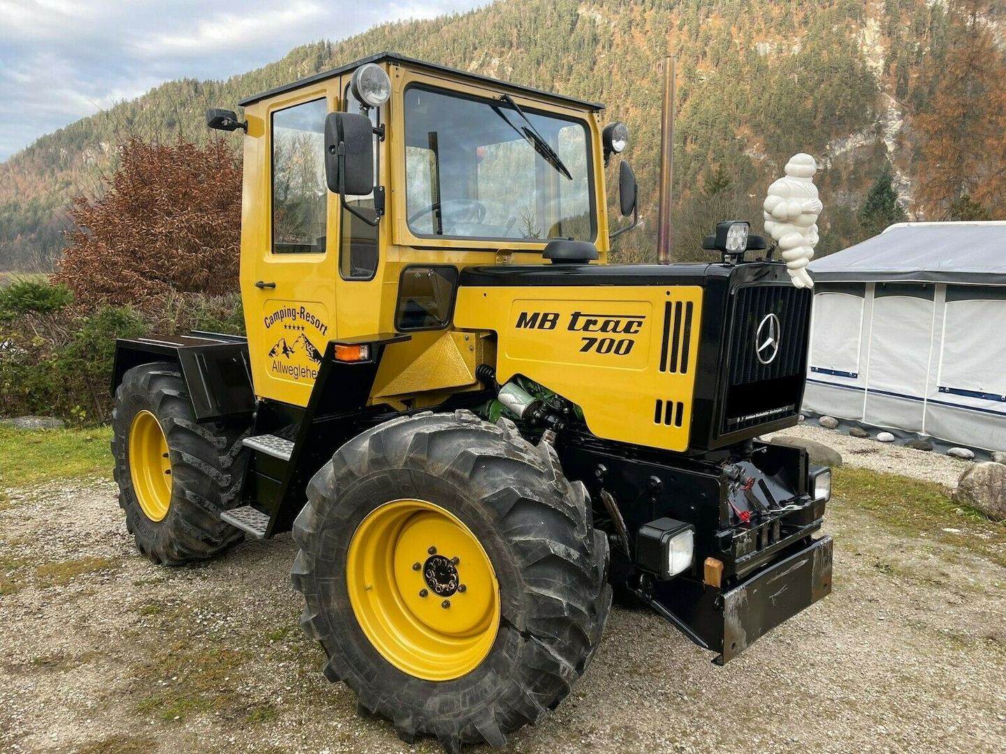 MB trac 700