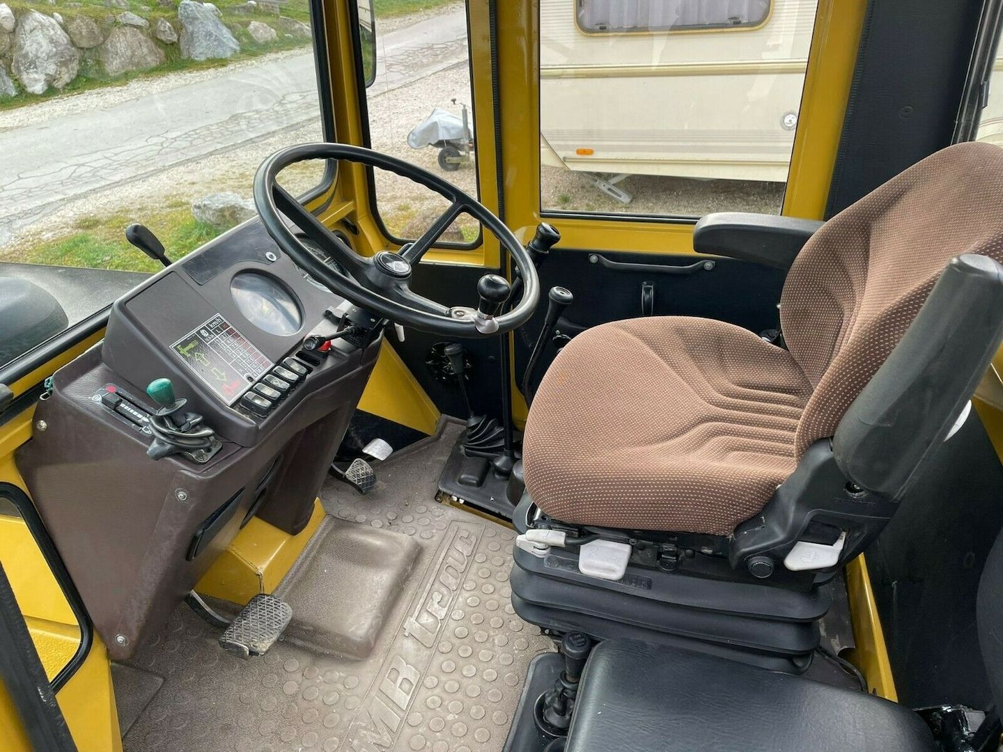 MB trac 700