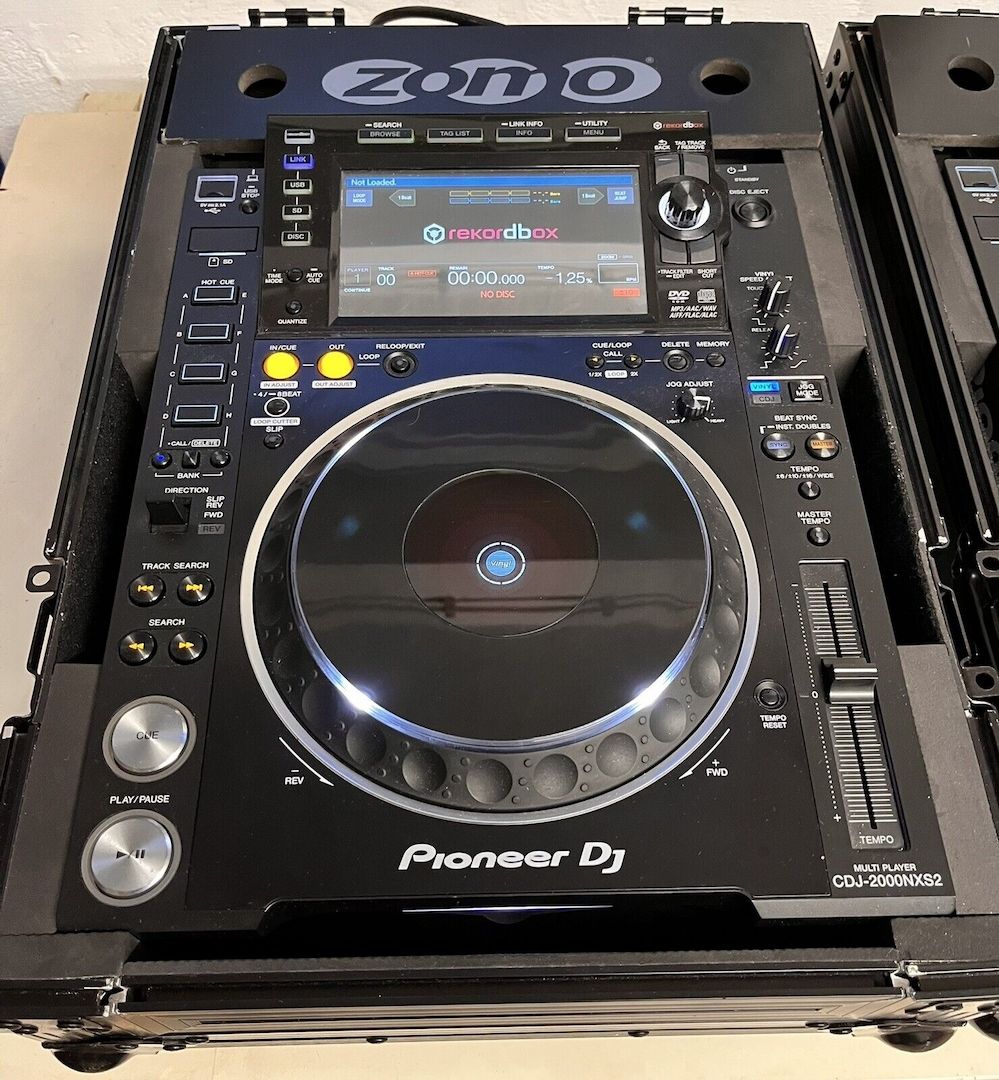2x Pioneer CDJ 2000 nexus 2 | Multiplayer/CD-Player | 2 Stück inkl. Zomo Case