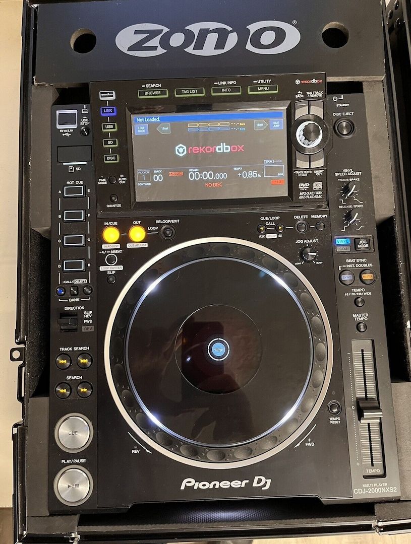 2x Pioneer CDJ 2000 nexus 2 | Multiplayer/CD-Player | 2 Stück inkl. Zomo Case