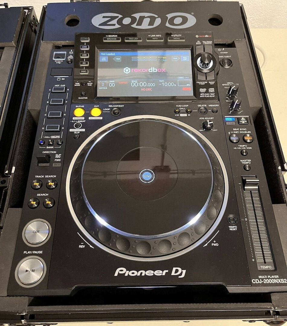 2x Pioneer CDJ 2000 nexus 2 | Multiplayer/CD-Player | 2 Stück inkl. Zomo Case