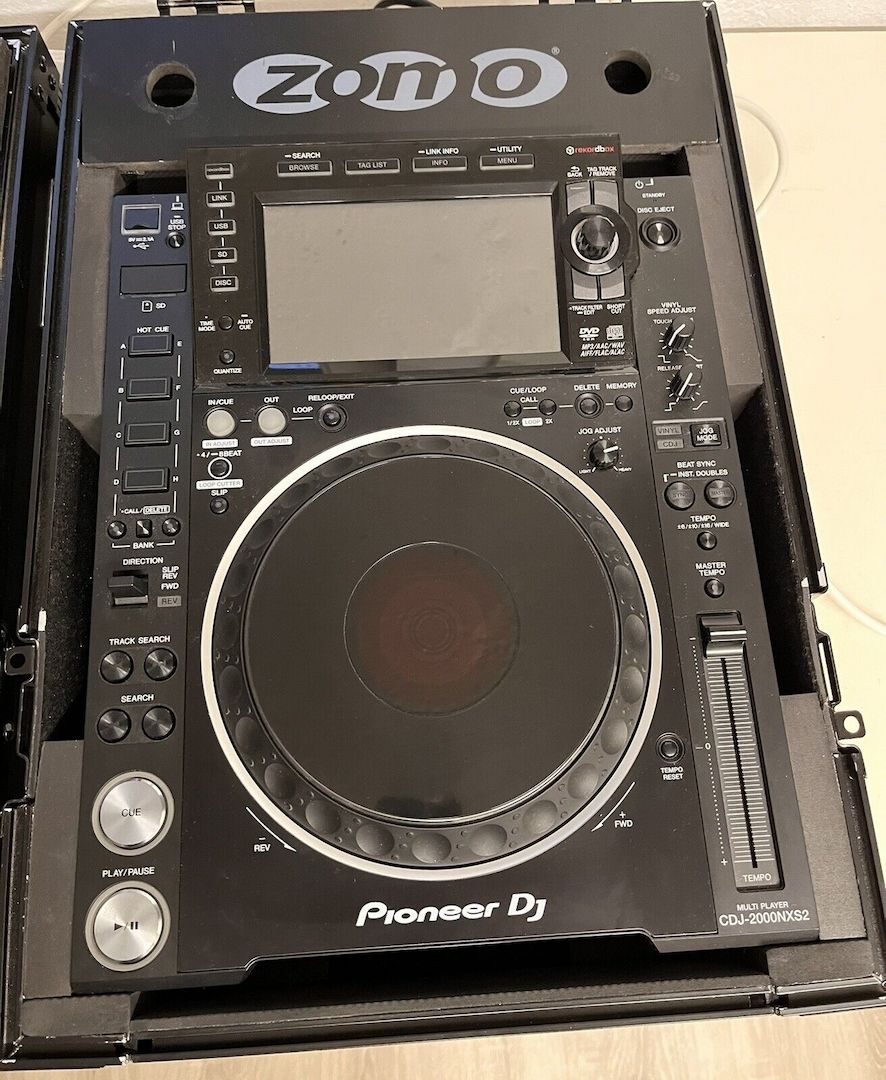 2x Pioneer CDJ 2000 nexus 2 | Multiplayer/CD-Player | 2 Stück inkl. Zomo Case