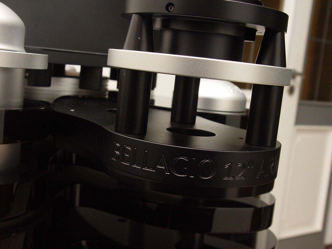 Gold Note Bellagio Reference Turntable + GLANZ MH-9B Tonarm + Ortofon V Tonsyste