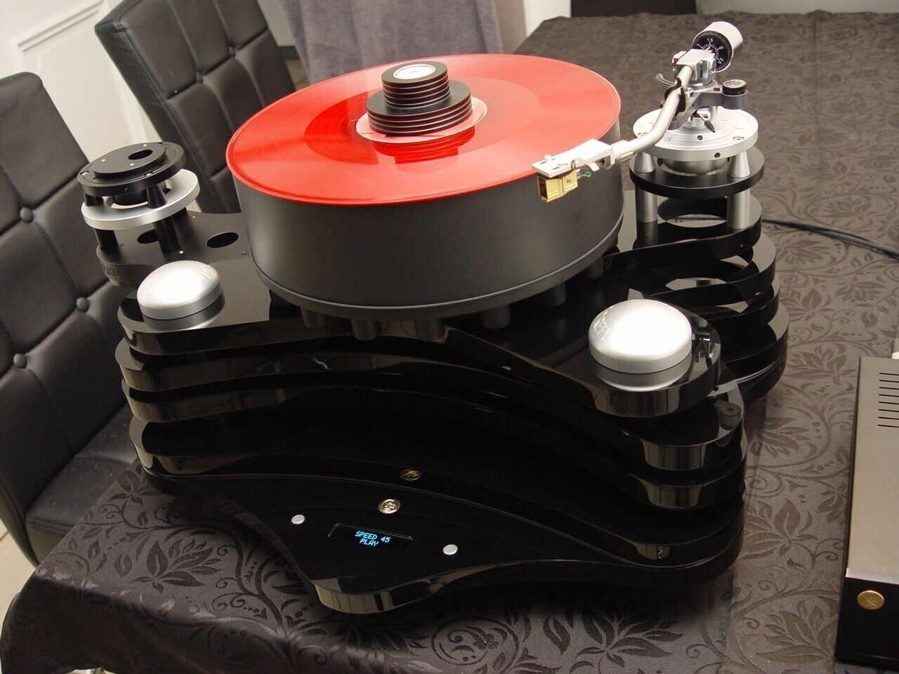 Gold Note Bellagio Reference Turntable + GLANZ MH-9B Tonarm + Ortofon V Tonsyste