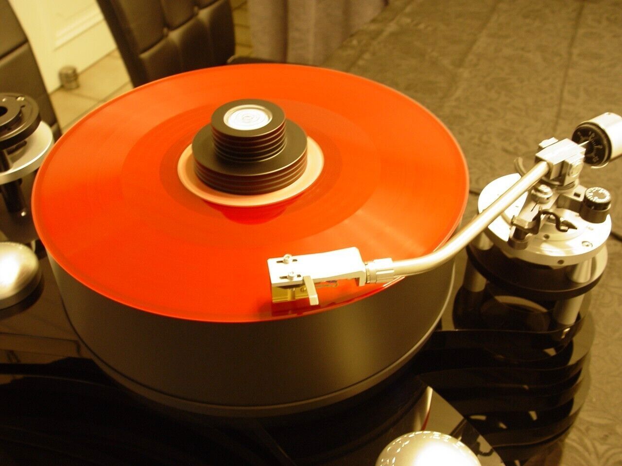 Gold Note Bellagio Reference Turntable + GLANZ MH-9B Tonarm + Ortofon V Tonsyste