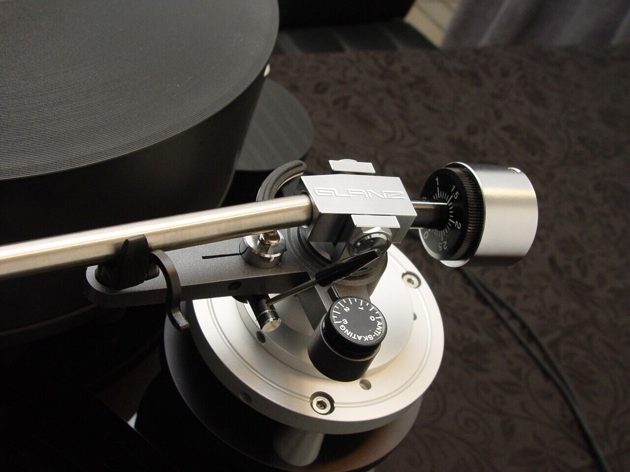 Gold Note Bellagio Reference Turntable + GLANZ MH-9B Tonarm + Ortofon V Tonsyste