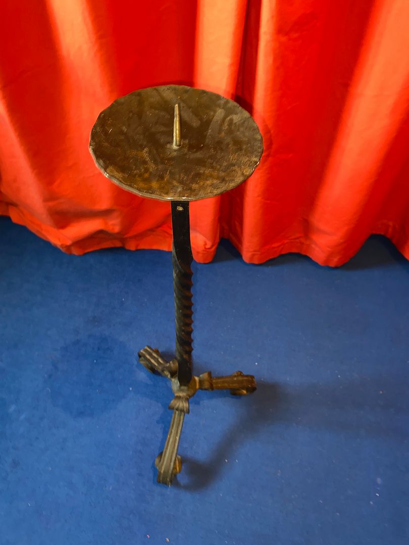 großer Kerzenständer