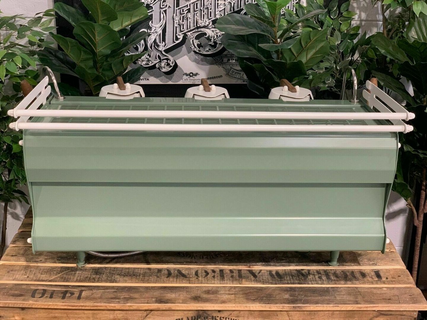 Synesso Cyncra 3 Group Custom Grün, Weiss & Holz Espresso Kafeemaschine