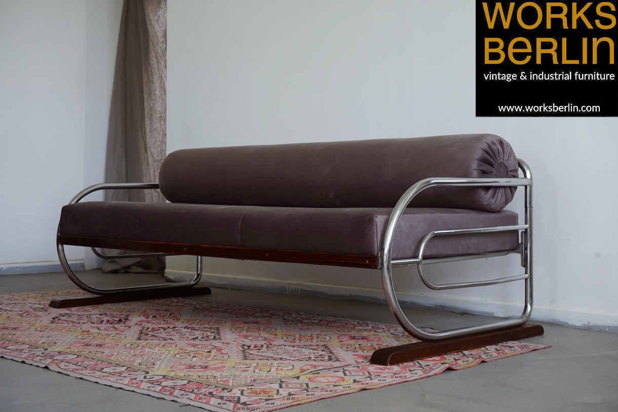 Bauhaus Sofa, Tagesbett, Liege, neu gepolstert und restauriert