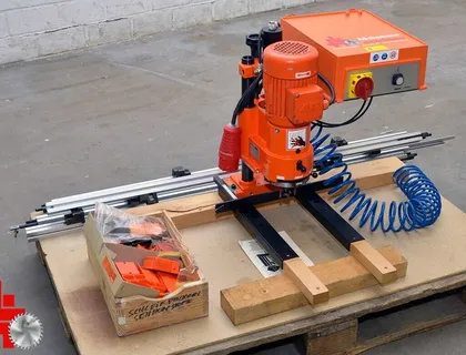 BLUM Minidrill Bohr- und Einpressautomat