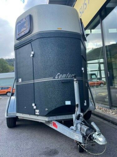 Böckmann Comfort 2-Pferde Vollpoly A L U B O D E N Pferdeanhänger Sattelkammer