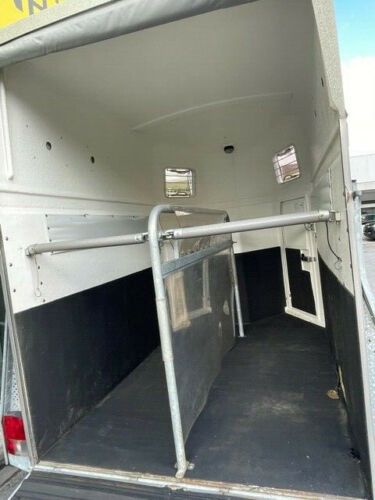 Böckmann Comfort 2-Pferde Vollpoly A L U B O D E N Pferdeanhänger Sattelkammer