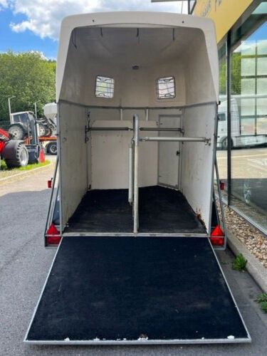 Humbaur 2-Pferdeanhänger 2t. HolzPoly S