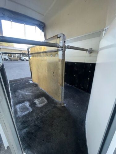 Humbaur Carrus 2-Pferdeanhänger 2,4t SK 1. Hand