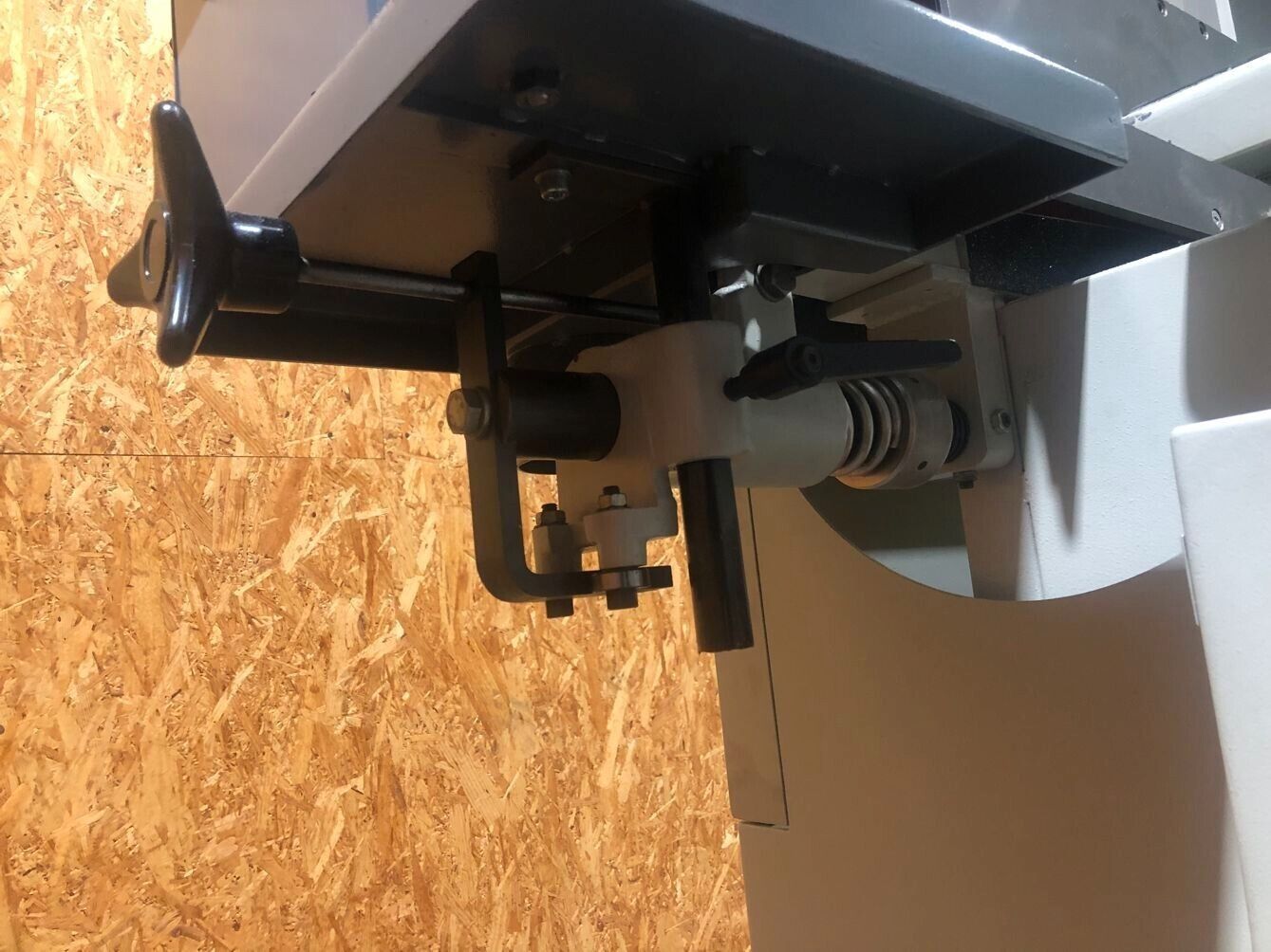 Kantenschleifmaschine LÖWER KSM 2, Bj. 2000 mit Furnierschleifeinrichtung