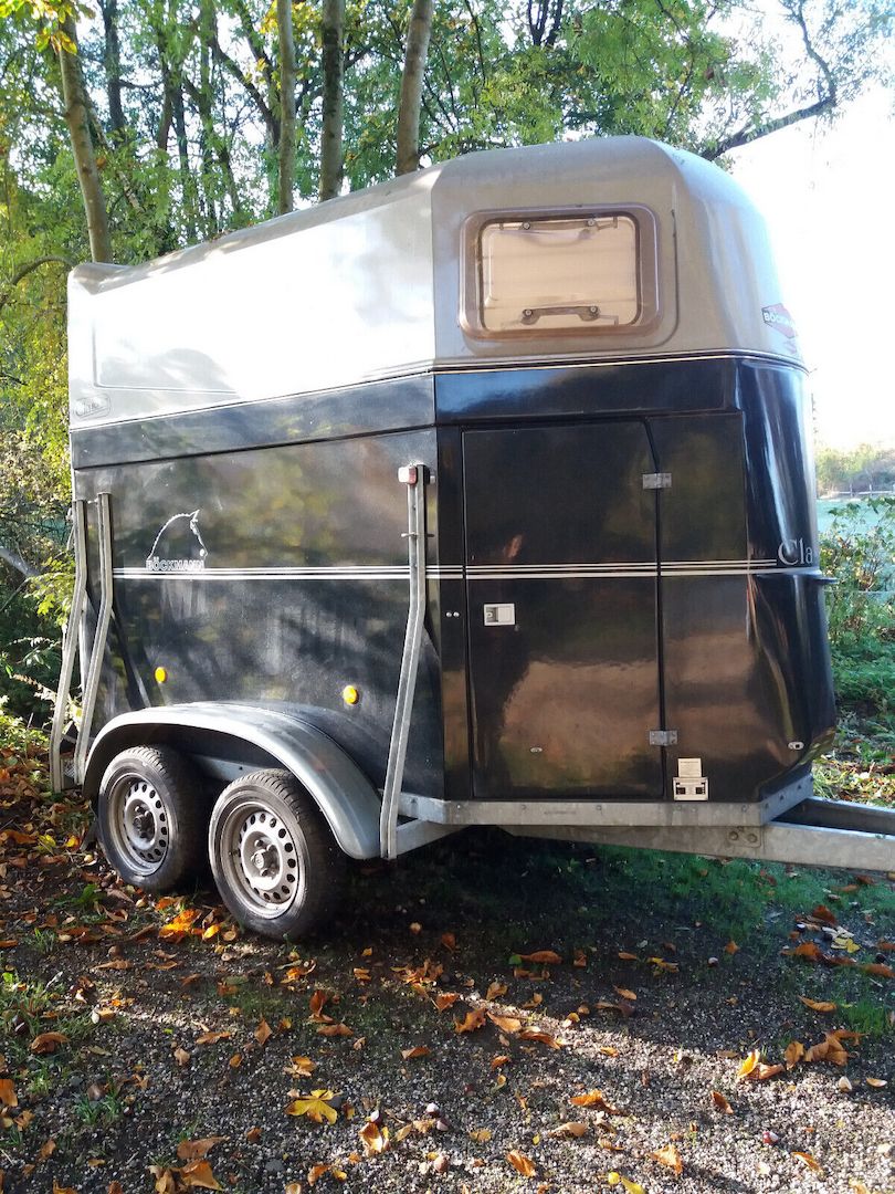 Pferdeanhänger Böckmann , wenig gebraucht, TÜV März 2025