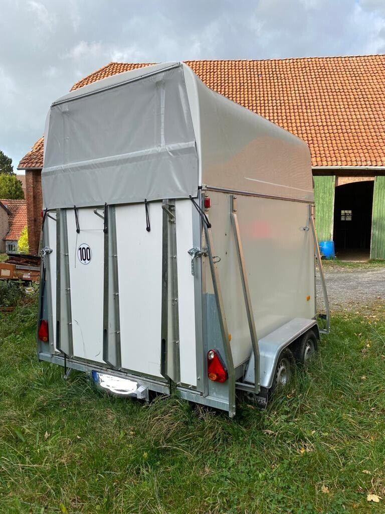 Pferdeanhänger