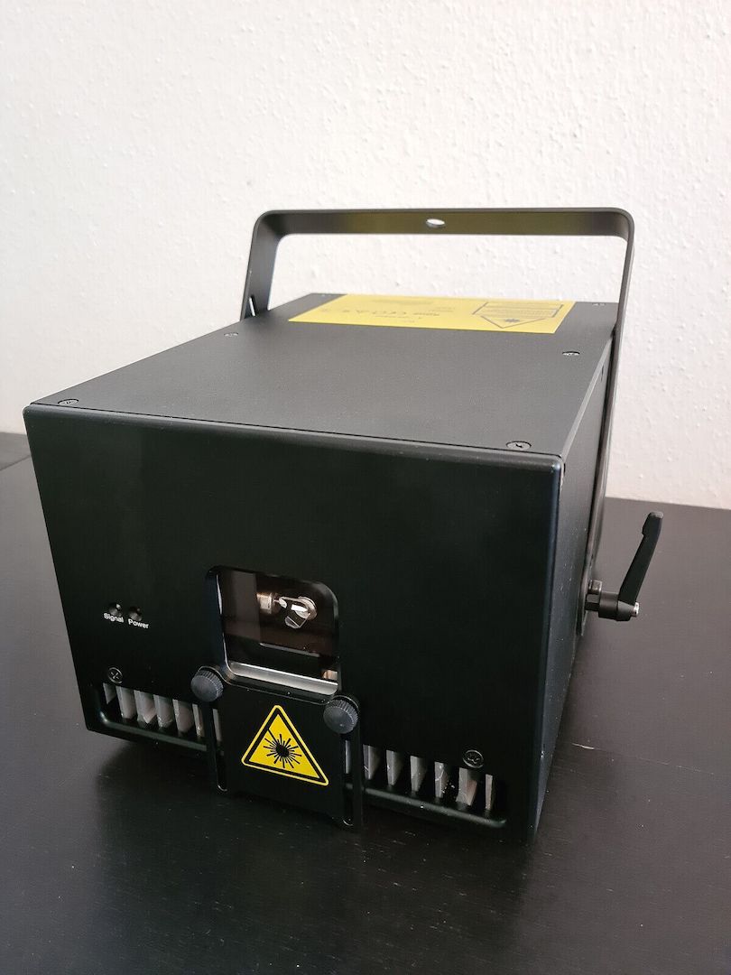 4 watt RGB Showlaser Club 4000mW 40kpps Volldioden-ILDA DMX AUTO Flightcase-Laser