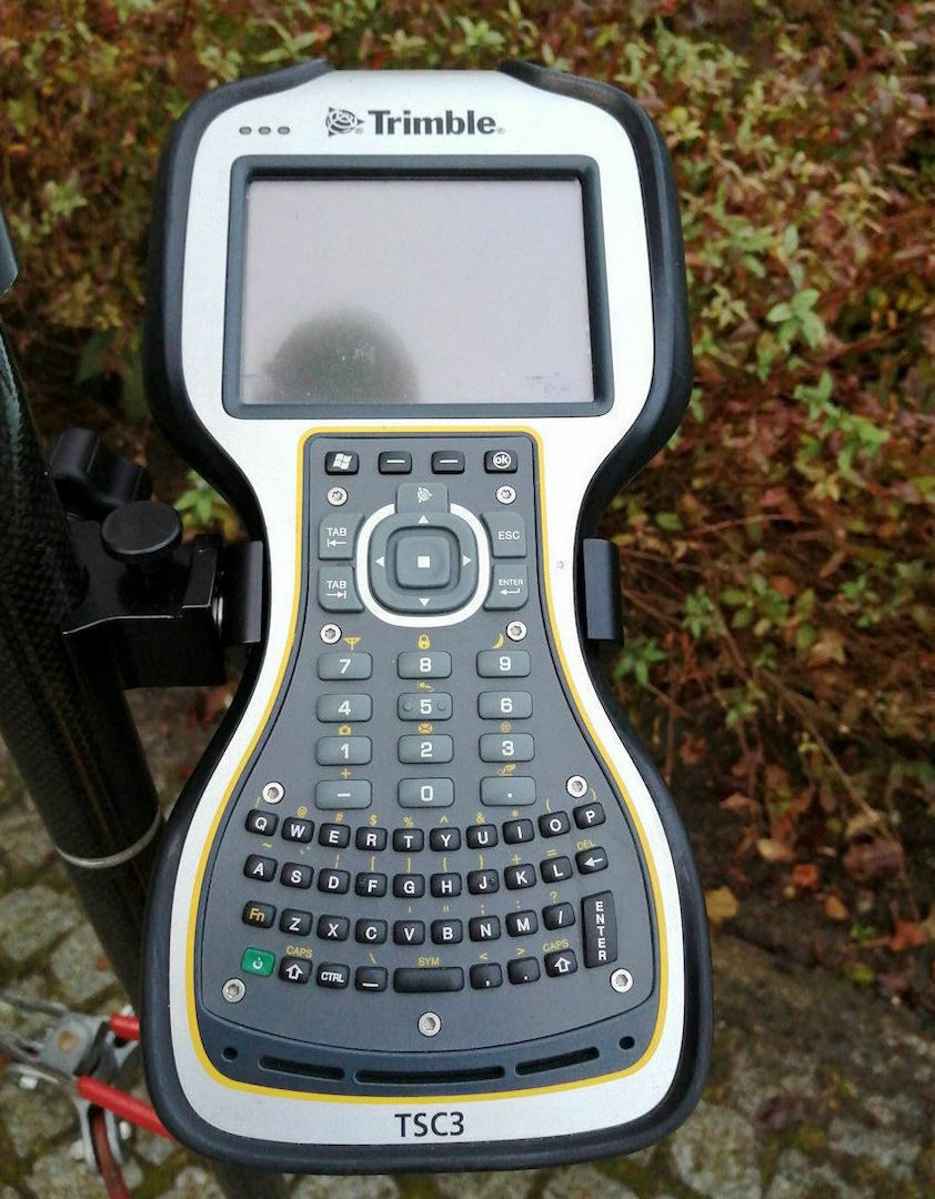 Trimble R8 Modell 3 mit TSC 3 , GNSS
