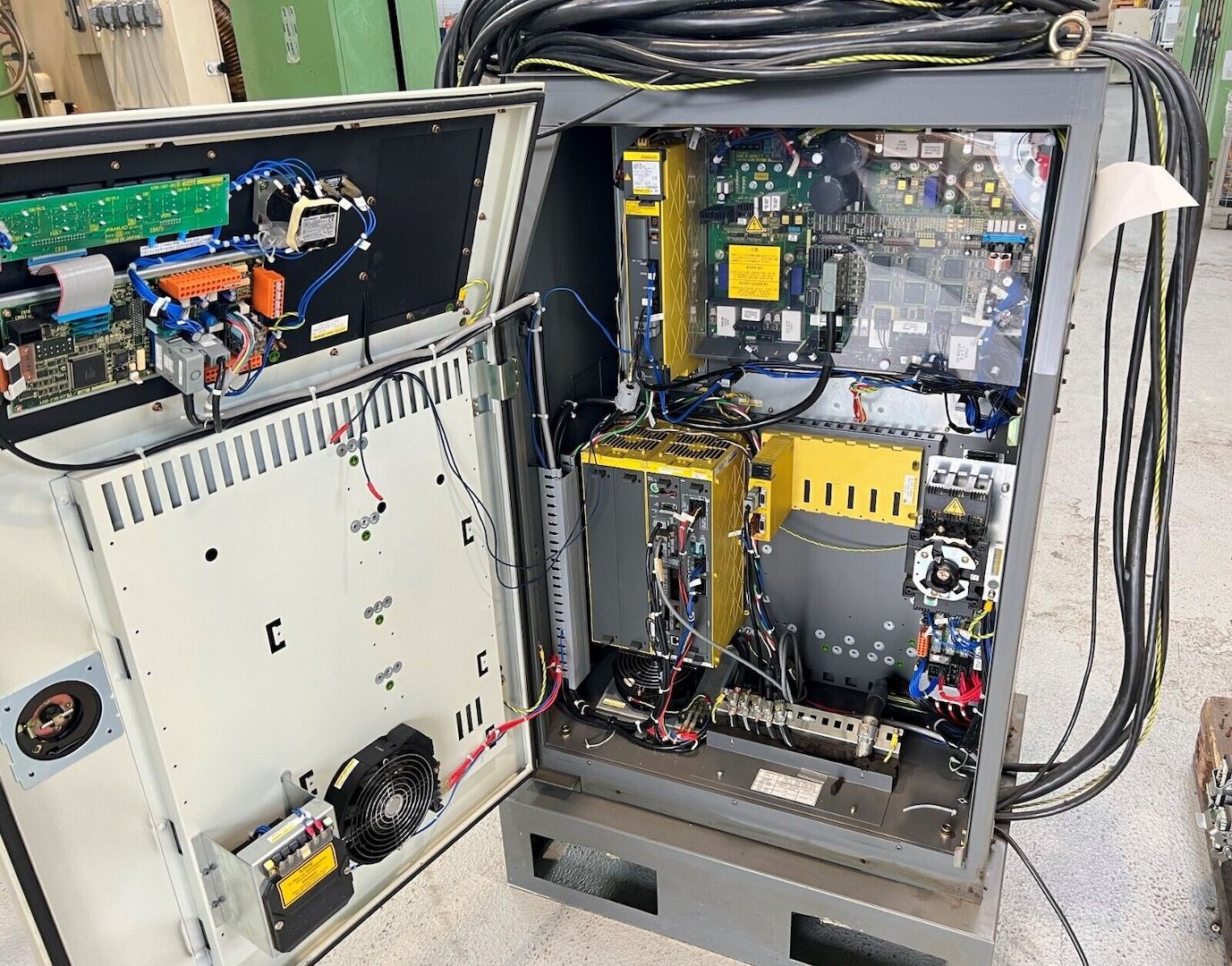 FANUC Industrieroboter R-2000iA/165F mit R-J3iB