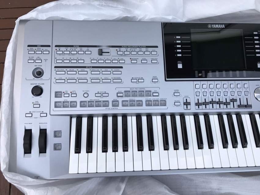Yamaha Genos, Yamaha Tyros5, Yamaha PSR S950,900, Korg PA4X📲WHATSAPPCHAT:+1(780)-299-9797
