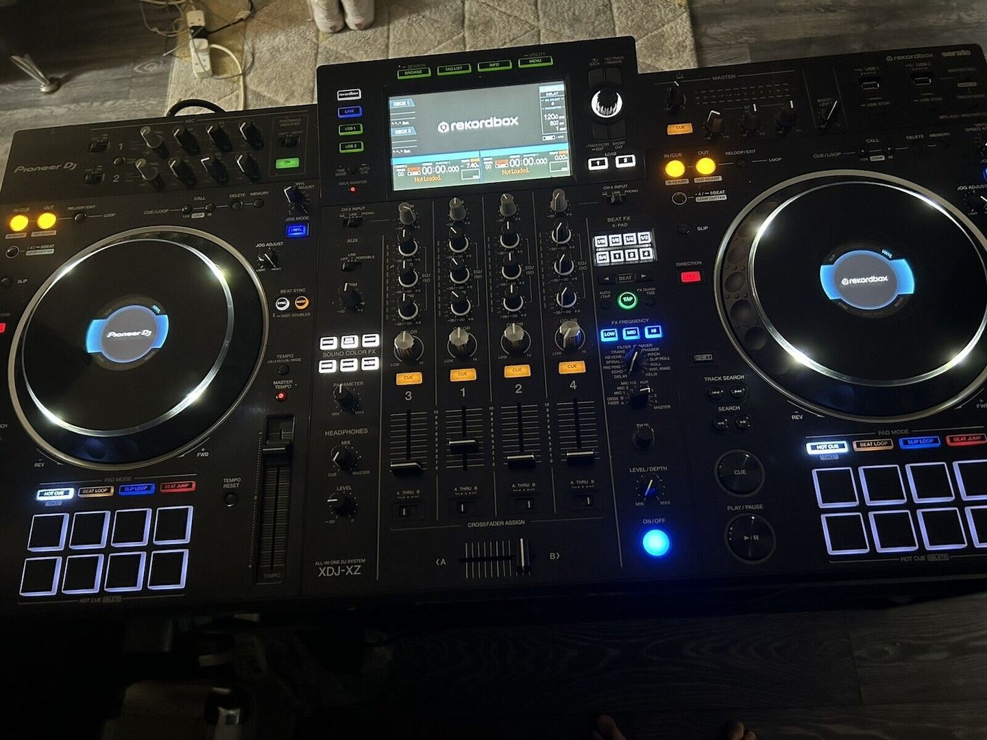 Pioneer XDJ-XZ with KRK Rokit 6 Monitors
