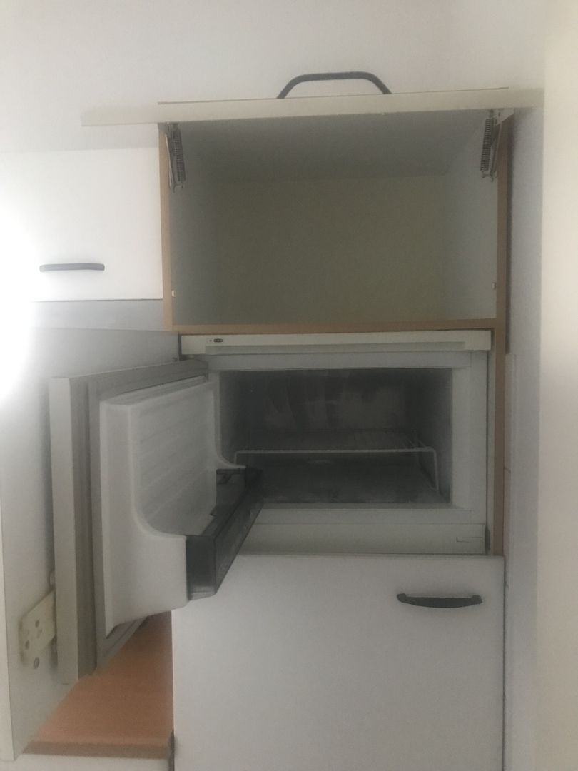 Gratis Kühl-Gefrierkombi im Umbauschrank