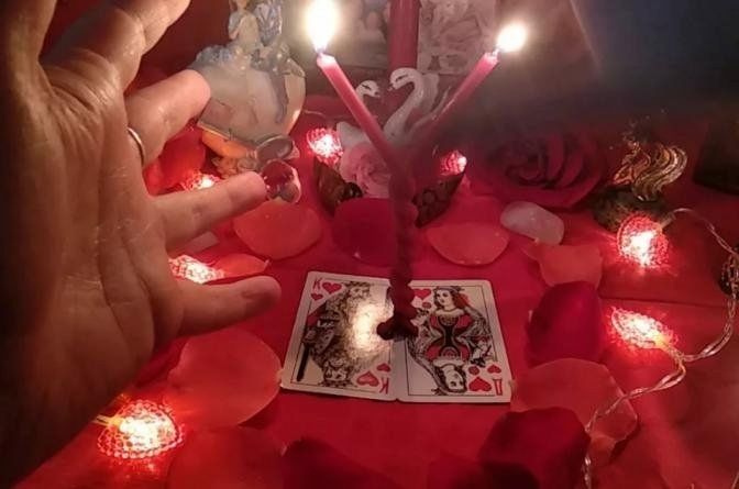 Partnerrückführung und Liebe dich, weitere Voodoo-Rituale für die Liebe.